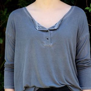 American Eagle Raw hem grey tee